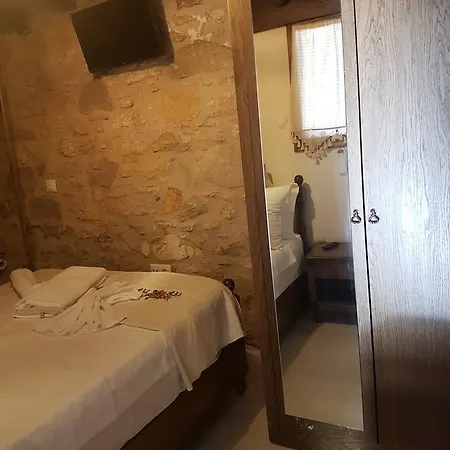 מלון Damaki