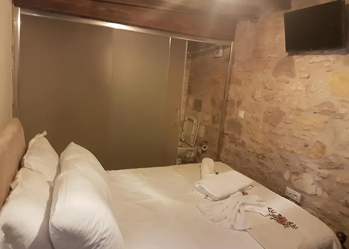 Damaki Готель *